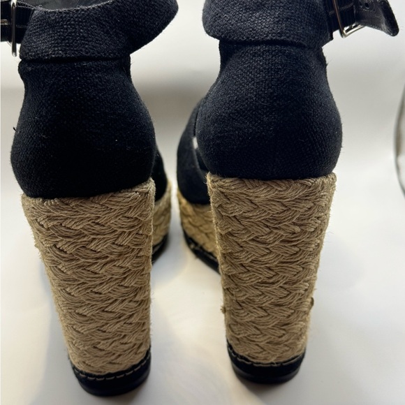 Stuart Weitzman Black and Tan Wedge Sandals - Picture 5 of 6